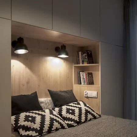Charming Apartment With Garden, Only 1 Km To Wawel Castle By Noclegi Renters-2